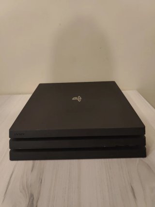 PS4 Pro + 2 Mandos + NBA 2K20
