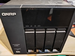QNAP TS-412 TurboNAS + 4 HD 4TB WD40EFRX (16TB)