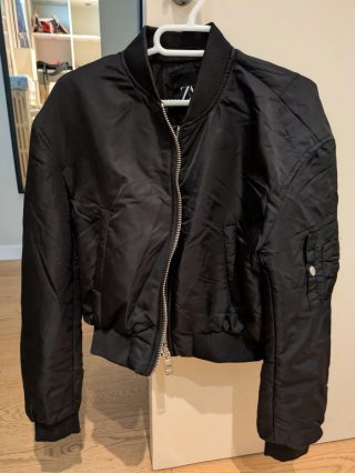 Chaqueta bomber negra