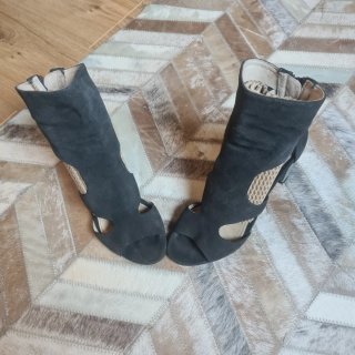 Sandalias botín de ante azul/gris oscuro Zara T39