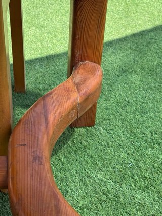 Mesa y 4 sillas madera maciza de 140x 80 cms