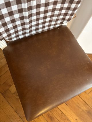 Silla de madera y cuero
