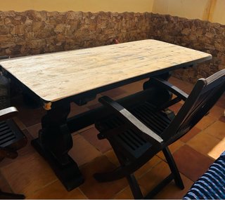 Mesa de madera pino robusta