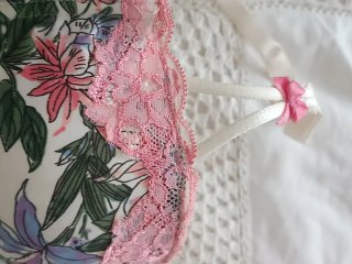 Sujetador 90C floral con encaje rosa
