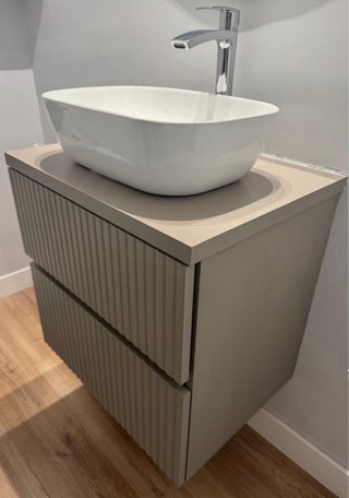 Mueble de baño Sanchis con lavabo y grifo