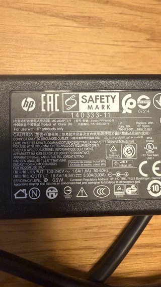 Base de Carga HP con Cargador y Llaves