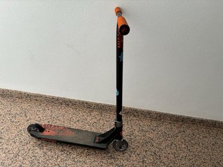 Scooter Addict Defender MKII