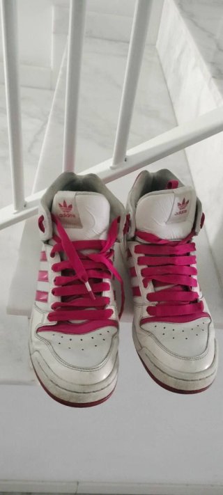 Zapatillas Adidas Altas Blancas y Rosas