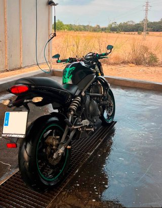 Kawasaki ER-6N Naked Negra