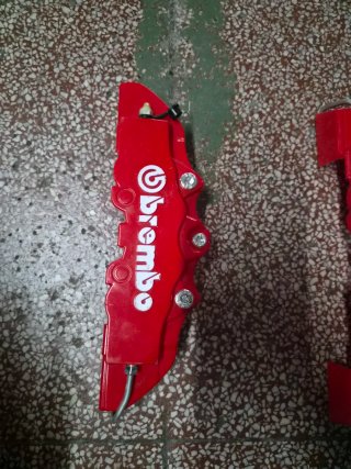 Pinzas de freno Brembo rojas