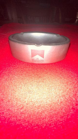 Cenicero Marlboro