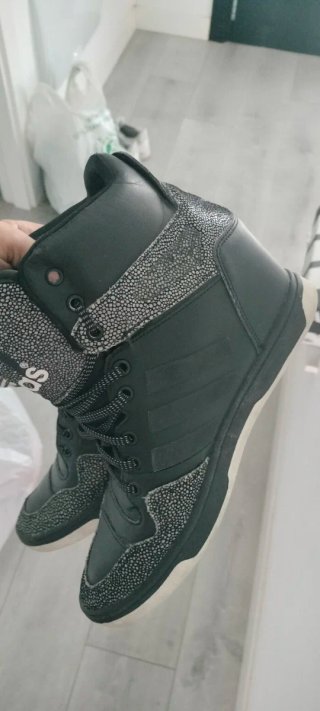 Zapatillas Adidas reflectantes con cuña interior