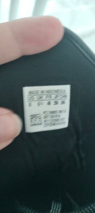 Zapatillas Adidas reflectantes con cuña interior