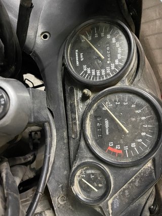Kawasaki ZZR 1100 Sportbike Negra/Roja Despiece