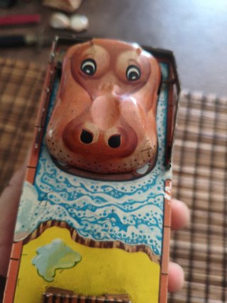 Hucha antigua hipopótamo hojalata