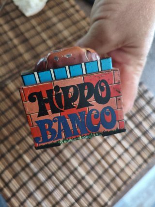 Hucha antigua hipopótamo hojalata