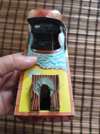 Hucha antigua hipopótamo hojalata
