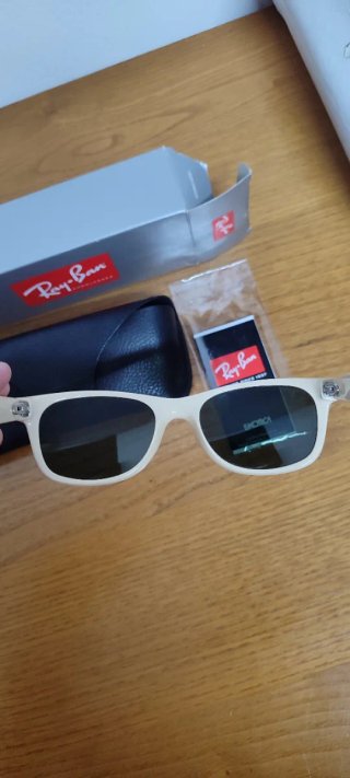 Gafas Ray-Ban Negras y Blancas