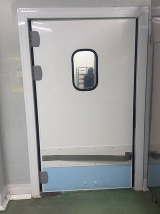 Puerta para camara