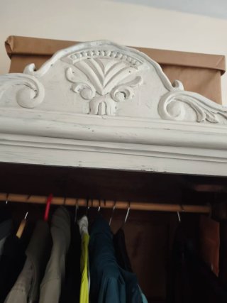 Mueble antiguo de madera