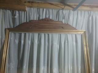 Marco antiguo madera con peineta.