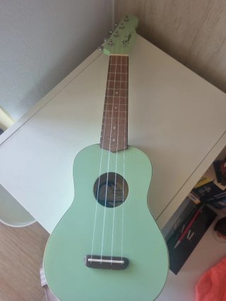 Ukelele Fender Mint