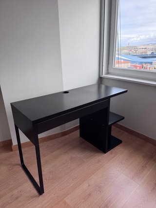 Escritorio negro multifunción