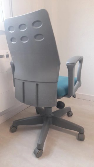 Silla de escritorio gris y azul