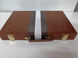 Juego de mesa Backgammon