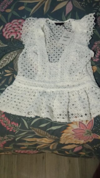 Top Zara blanco encaje volantes