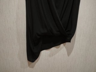 Camisa negra sin mangas