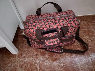 Maleta de fin de semana con estampado de mariposas