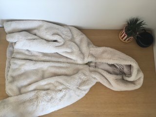 Abrigo niña peluche blanco talla 9-10
