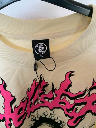 Camiseta gráfica con estampado de fuego
