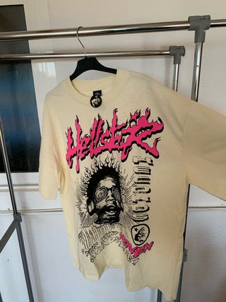 Camiseta gráfica con estampado de fuego