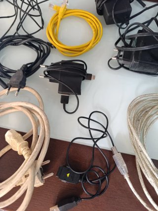 Lote Cargadores y Cables Varios