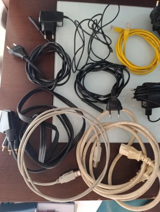 Lote Cargadores y Cables Varios