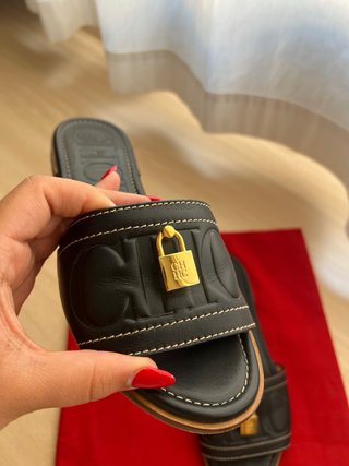 Palas CH Carolina Herrera Talla 37 Negro/Dorado