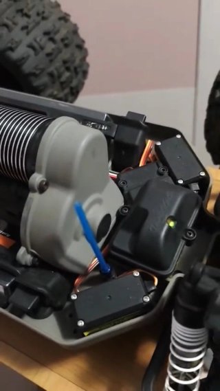 Coche RC Eléctrico Traxxas E-Maxx 6S Completo