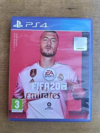 PS4 + Mando + 7 Juegos