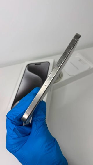 iPhone 15 Pro Max Plata como nuevo. Batería  87%