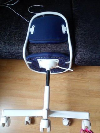 Silla de escritorio retapizada azul marino
