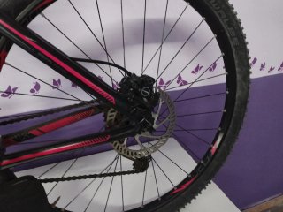 Bicicleta de Montaña Ghost Negra y Roja