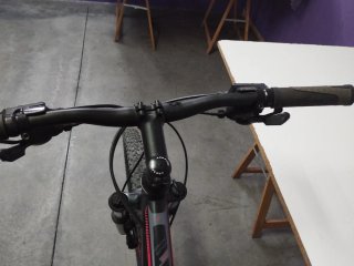 Bicicleta de Montaña Ghost Negra y Roja