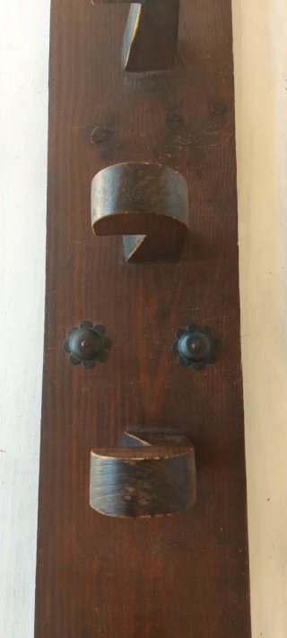 Perchero de madera rústico