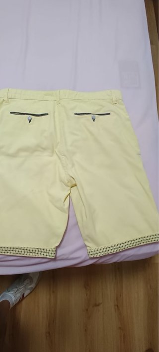 Pantalón corto vaquero hombre amarillo