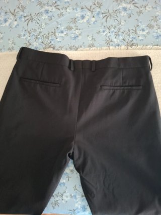 Pantalón de hombre  skinny Zara negro talla 46