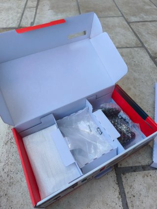 Caja Switch: Base, Cargador y Estuche SIN CONSOLA