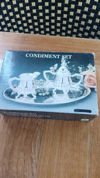 Conjunto de Condimentos Prata + Naperon de renda