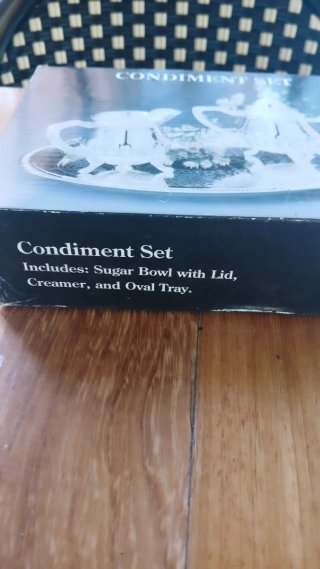 Conjunto de Condimentos Prata + Naperon de renda